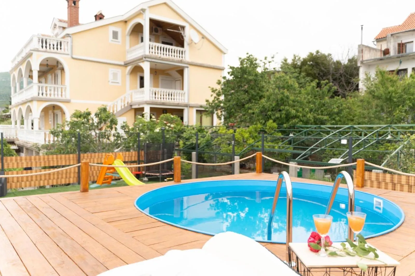 Apartmani Milic 2024 Gornji Karin 0*,  Chorvatsko
