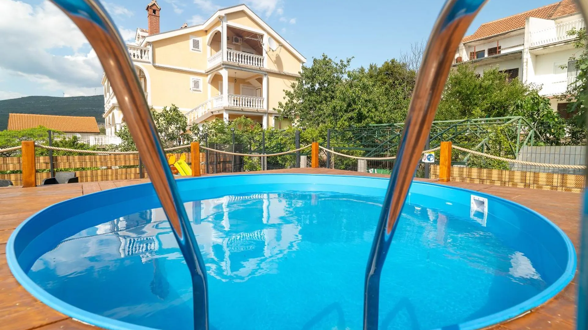 Apartmani Milic 2024 Gornji Karin